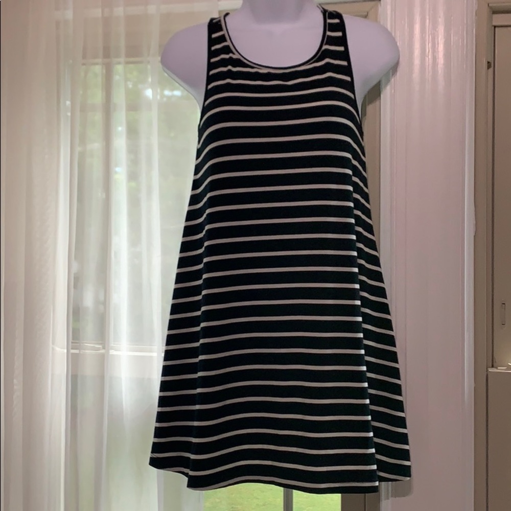 EUC Mossimo black and white mini swing dress